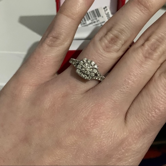 1.5 Carat Diamond Ring FINAL PRICE DROP - Picture 6 of 10